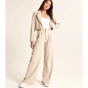 Daisy Grace Wide Leg Pleated Trousers Beige